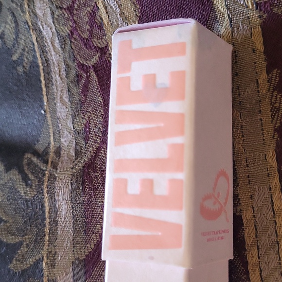 Jeffree  Sold Sold One Left Star Velvet Trap Lipstick - Prick Orange - Picture 5 of 6